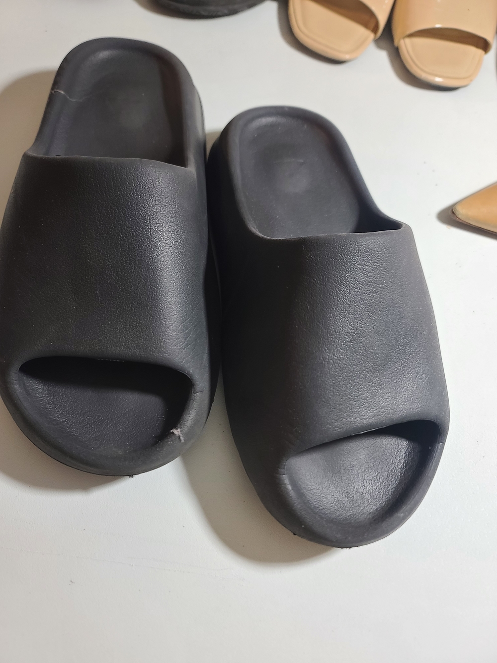Women’s Black Slide Sandals - Cushioned Open-Toe Comfort